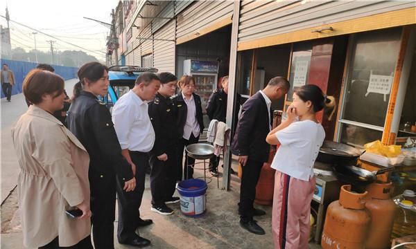 桑園社區扎實開展餐飲油煙機排查工作