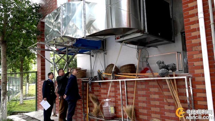 慈利縣多部門聯合檢查驗收城區餐飲場所油煙凈化設施