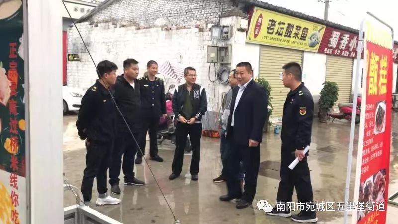 五里堡街道開展餐飲門店油煙凈化排查整治工作