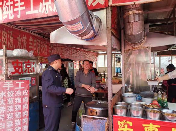 蕪湖經濟技術開發區城管局開展餐飲攤點油煙專項治理工作