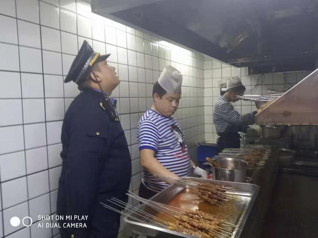 西安曲江新區城管執法局開展油煙排放污染專項治理工作