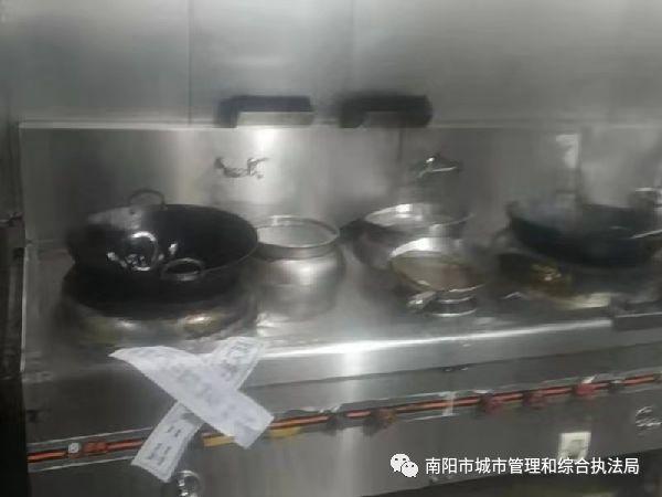 南陽宛城區開出首張餐飲油煙污染處罰單
