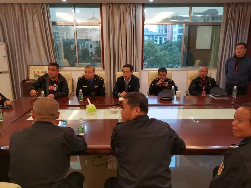 萍鄉市多部門聯合開展餐飲油煙專項整治聯合執法行動