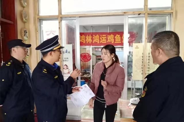 善南街道執法中隊在轄區開展餐飲業油煙治理行動