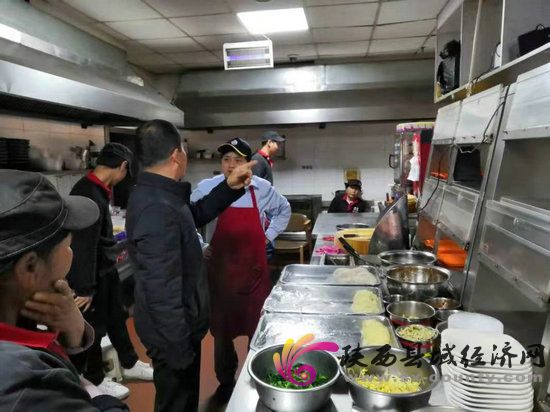 中華西路社區整治餐飲油煙凈化轄區環境