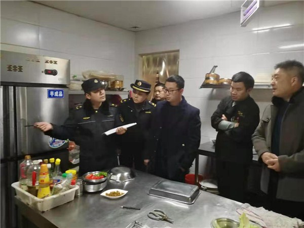 歙縣多部門聯合開展餐飲油煙污染專項整治工作