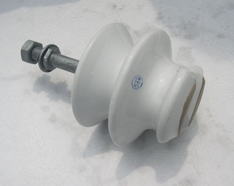 餐飲油煙凈化器中的絕緣子起什么作用?