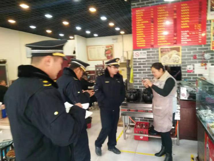 滎陽市城市管理局聯合開展油煙治理行動