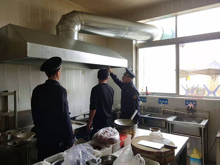 西安市閻良區新興街道開展餐飲門店油煙凈化“回頭望”