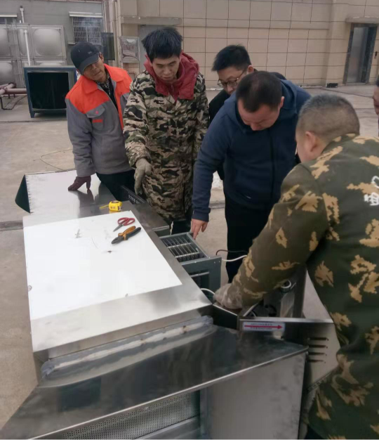 津市市城管局開展餐飲單位油煙凈化設備安裝和排放情況專項整治