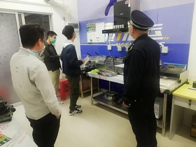 漁溪鎮開展餐飲店油煙污染檢查