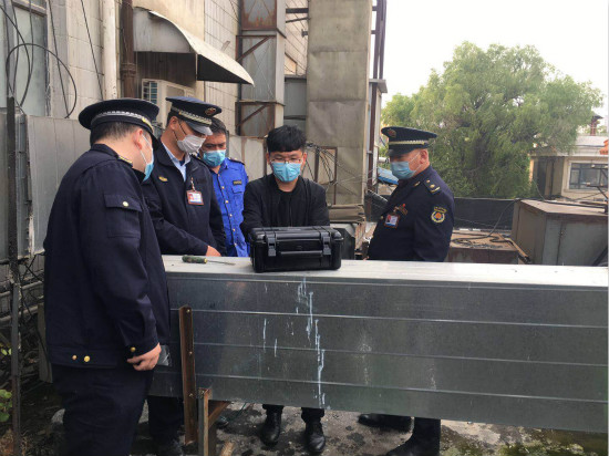 梧桐辦事處開展餐飲業油煙污染專項集中整治