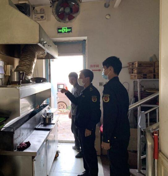 崔寨街道綜合執法辦公室開展轄區燒烤經營單位摸底統計工作