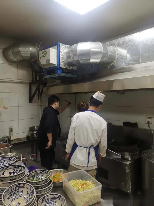 文匯路街道推進轄區餐飲油煙治理工作