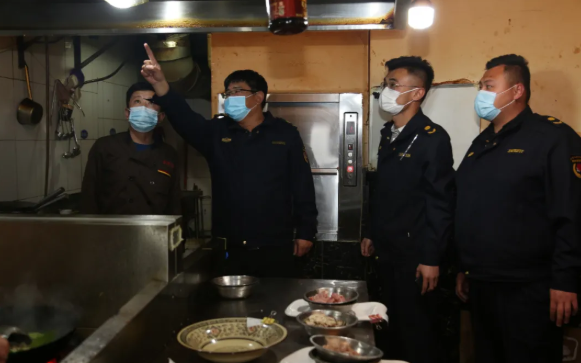 壽光市綜合行政執法局開展餐飲企業夜查行動