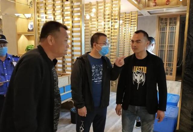 衛輝市政府副市長張磊帶隊夜查生態環境