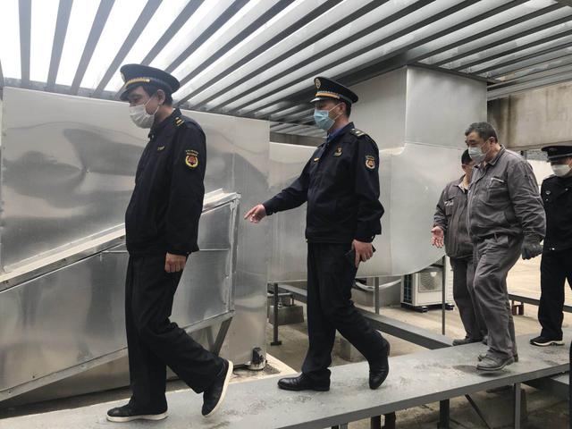 云南路街道綜合執法中隊聯合多部門開展聯合執法專項檢查工作