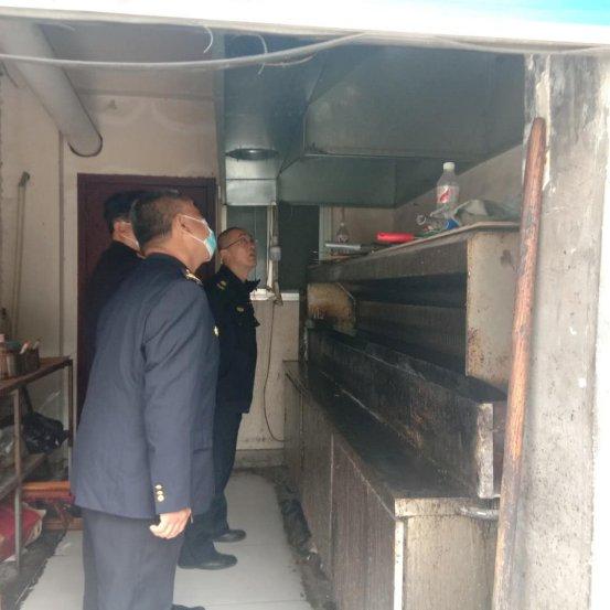 將軍路街道開展燒烤餐飲油煙重新摸排巡查
