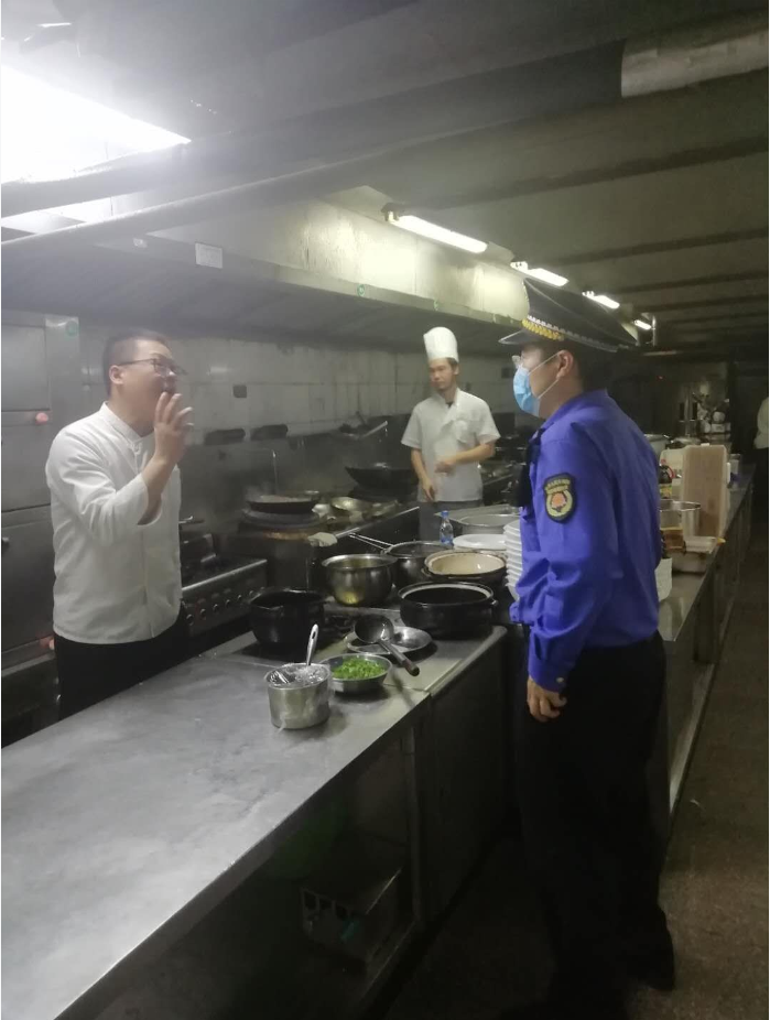 東錢湖管委會執法局開展餐飲油煙污染整治專項行動