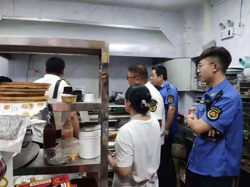 邯鄲市開展餐飲油煙及露天燒烤整治“臭氧攻堅”聯合行動