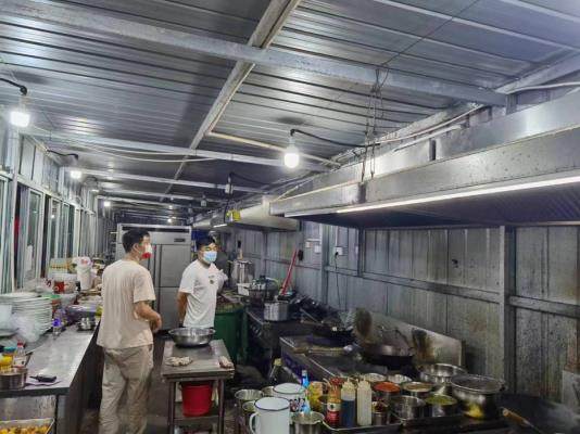 國基路街道辦事處開展露天燒烤專項治理行動