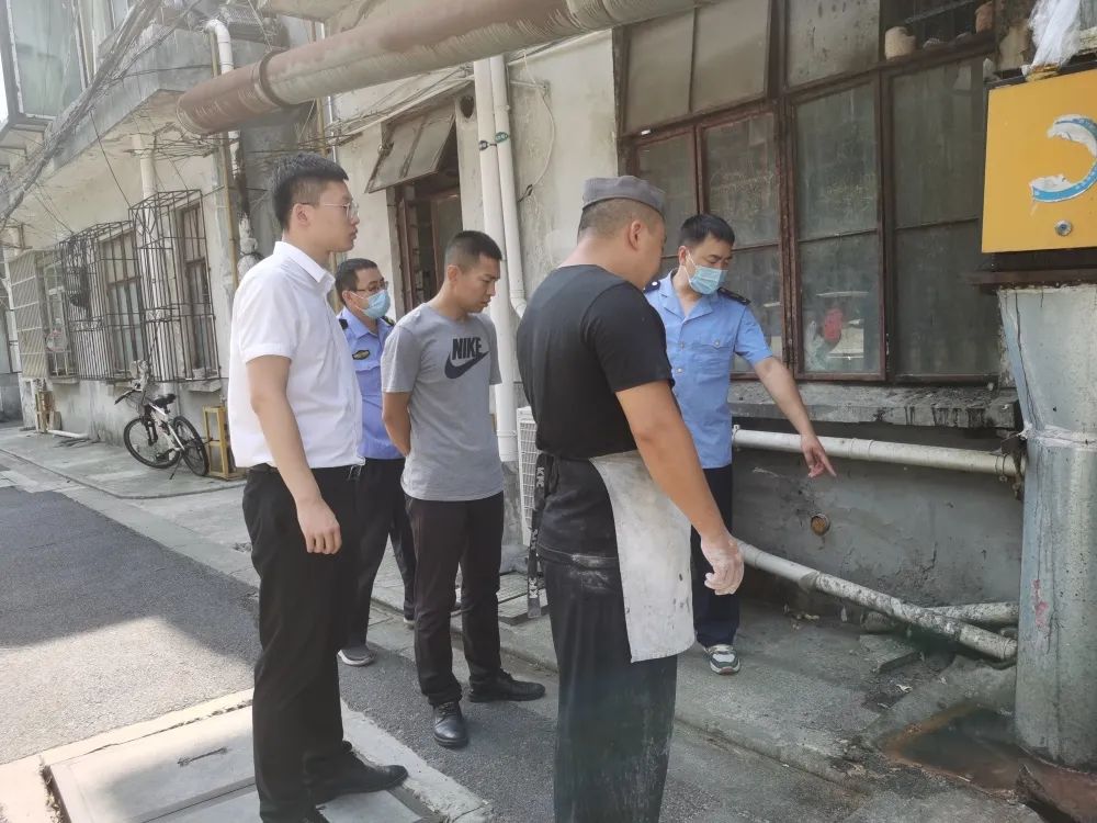 南湖街道開展餐飲油煙專項整治