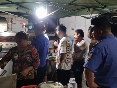 瀘溪縣開展露天燒烤油煙污染專項整治行動