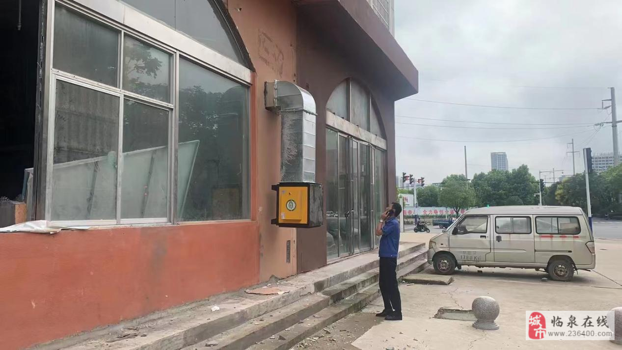臨泉縣城南執法中隊開展餐飲業油煙凈化器安裝情況排查整治