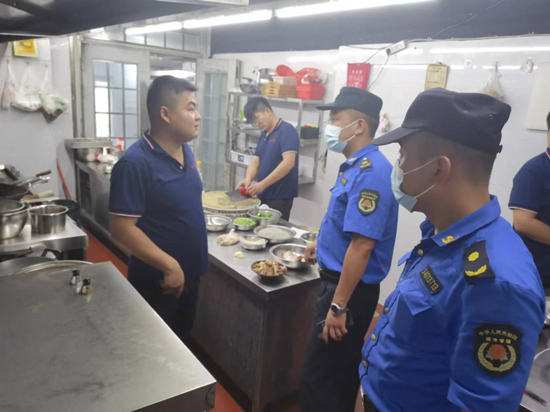 蜀山經濟技術開發區開展餐飲油煙污染專項整治工作