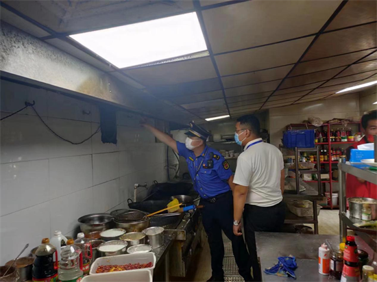 南曹街道三舉措開展轄區餐飲油煙單位專項整治行動