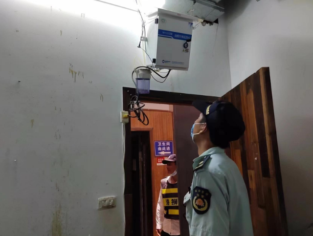 珞南街道開展餐飲油煙和噪聲污染治理集中整治行動