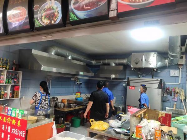 盧氏縣城市管理局多舉措推進餐飲油煙污染治理