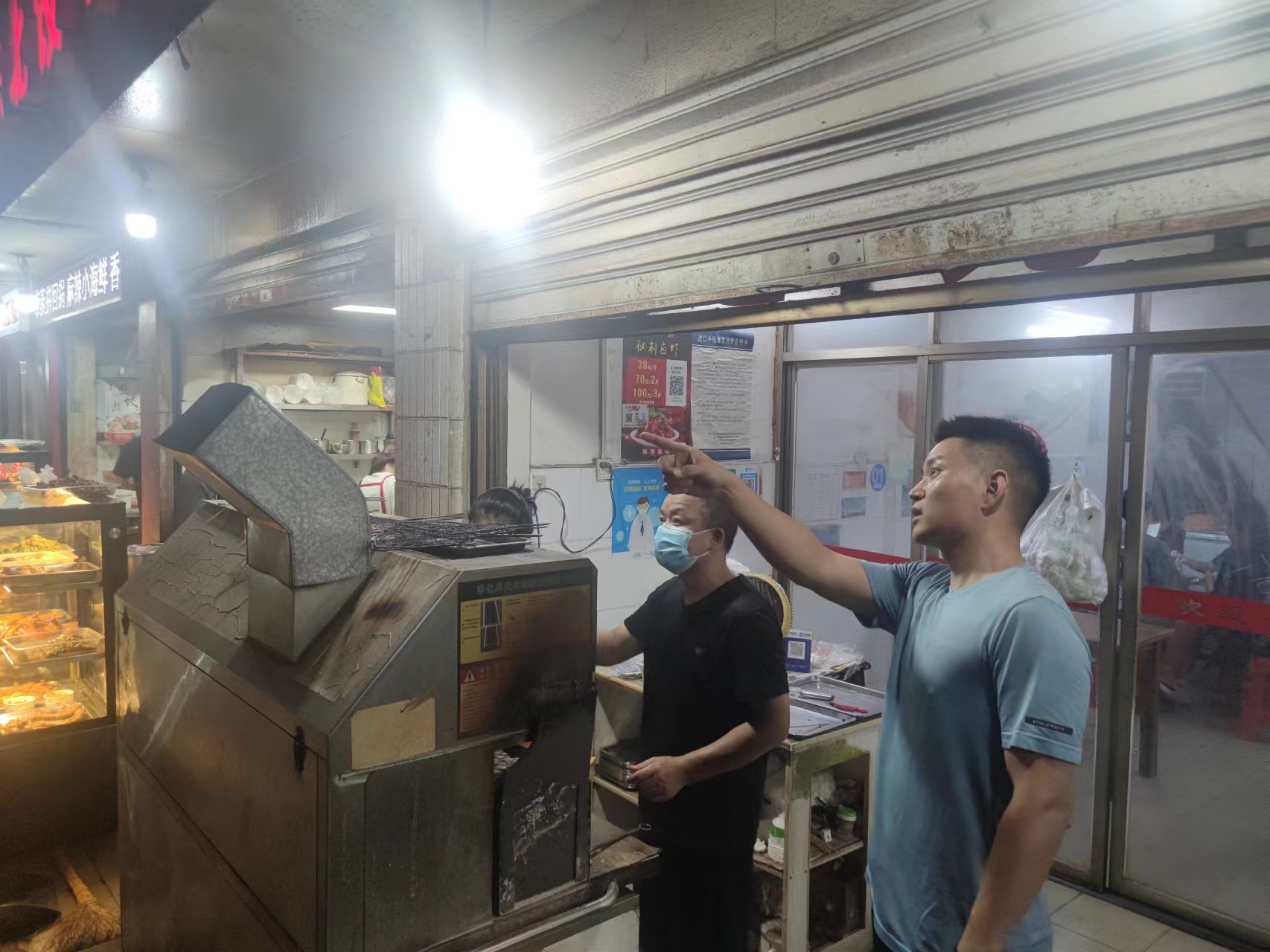 仙桃市大氣污染防治攻堅指揮部辦公室開展餐飲油煙巡查暗訪