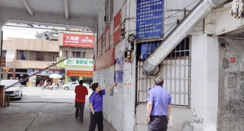 鶴峰縣城市管理執法局三舉措開展餐飲油煙單位專項整治行動