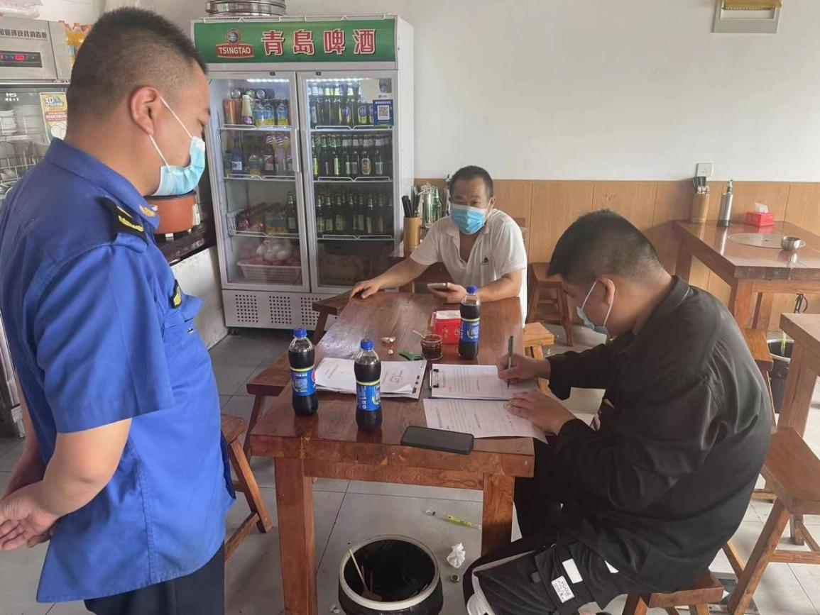 楓楊辦事處開展轄區內餐飲企業油煙凈化器進行大排查