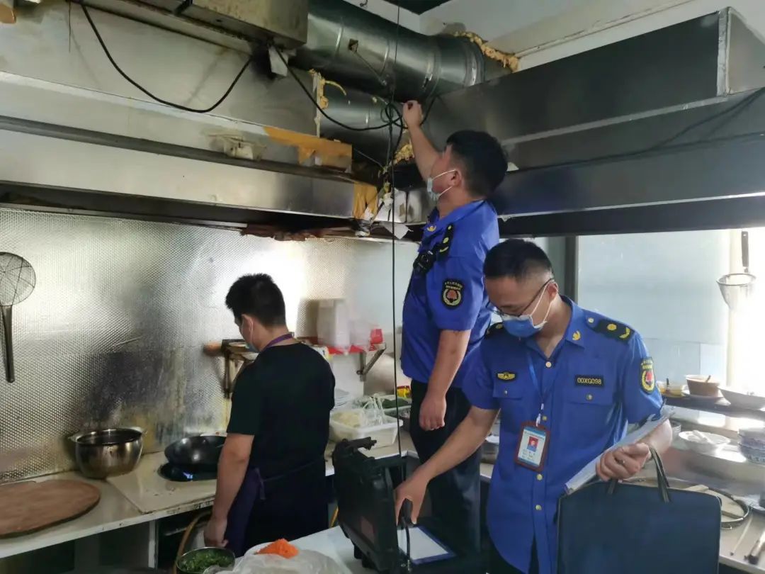 淮陽區城市管理局開展餐飲油煙治理