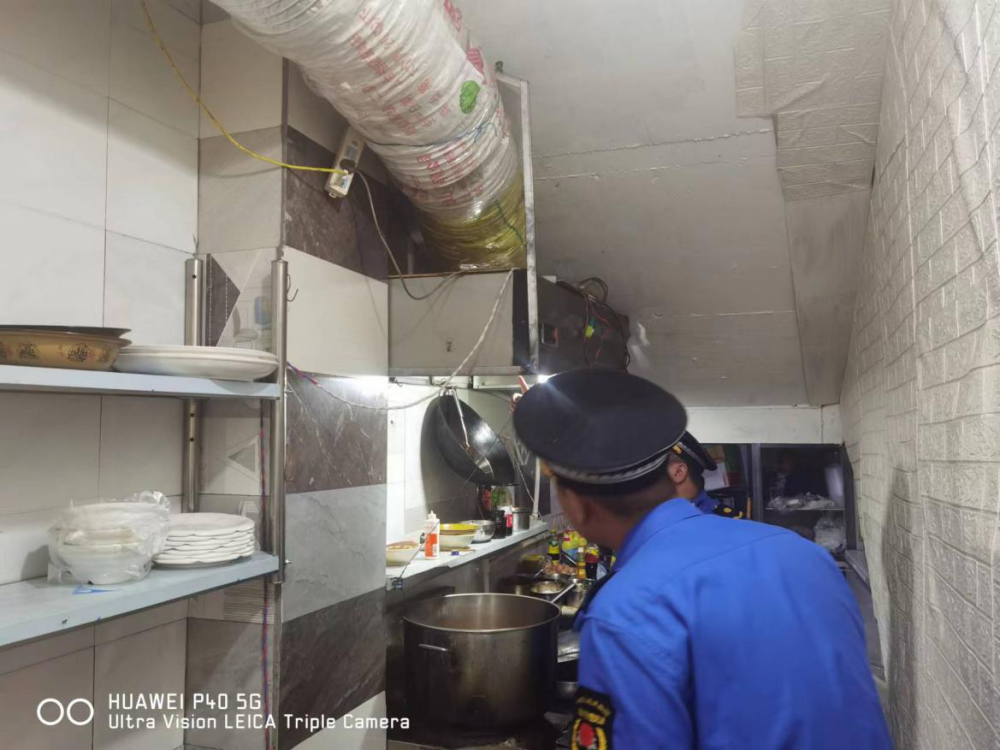 溝趙辦事處開展餐飲業油煙凈化器專項排查整治工作