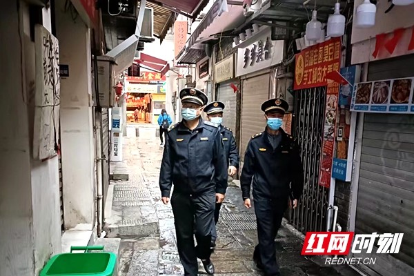 坡子街街道開展轄區餐飲門店地毯式排查