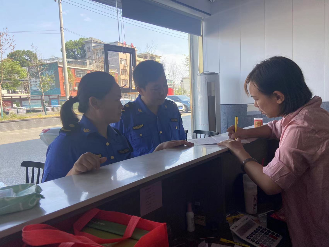 五陂鎮開展轄區餐飲店油煙整治排查