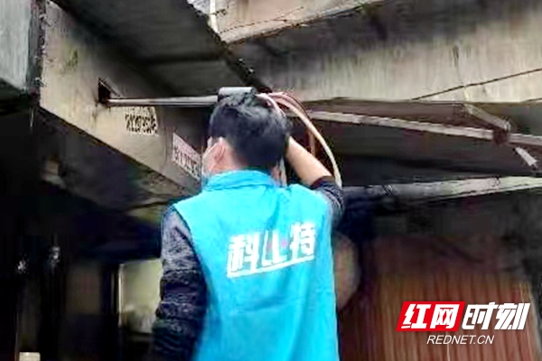 文源社區開展轄區內餐飲門店油煙凈化情況秋季巡查