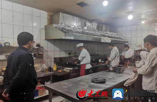 陽信縣綜合行政執法局開展餐飲油煙整治行動