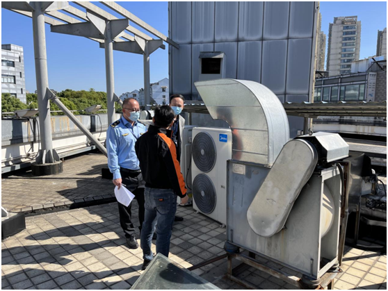 城廂鎮開展餐飲油煙專項執法行動