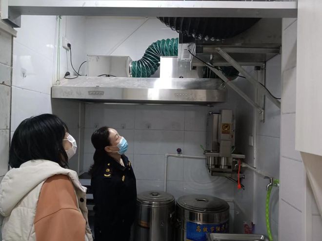 鳳縣分局實地檢查督促餐飲油煙治理再提升