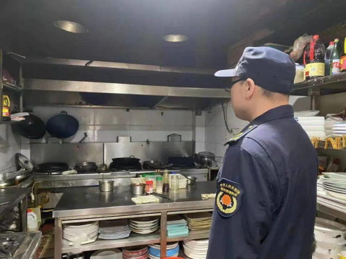 蚌山區城管局四舉措推進餐飲油煙污染治理 