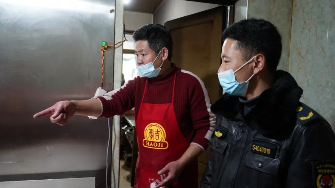 林芝市城管局開展城區范圍內餐飲店油煙凈化器安裝排查整治工作