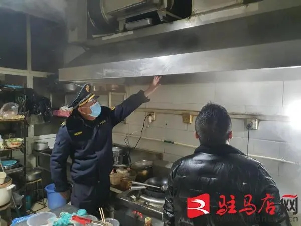 駐馬店開發區城管局開展餐飲油煙專項整治行動
