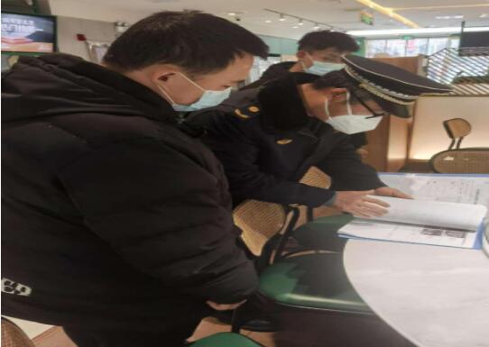 坡子街街道開展餐飲業油煙污染集中整治