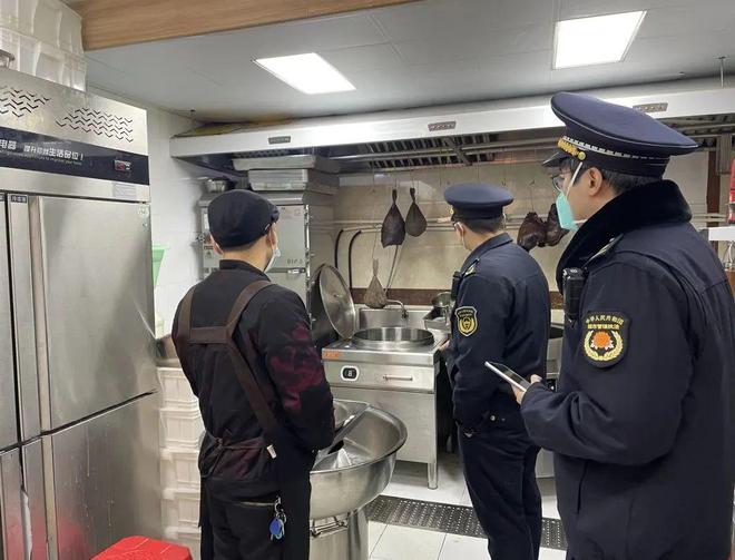 大寧路街道開展環保督查執法檢查