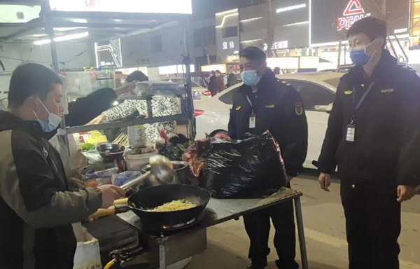寧陵縣城市管理局開展節前餐飲油煙專項治理工作