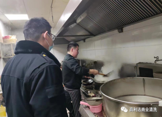 楓楊辦事處開展餐飲油煙專項排查整治行動